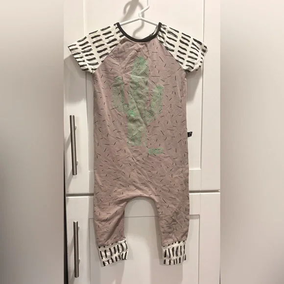 Rags to Raches Green Cactus Bodysuit - Picture 1 of 3